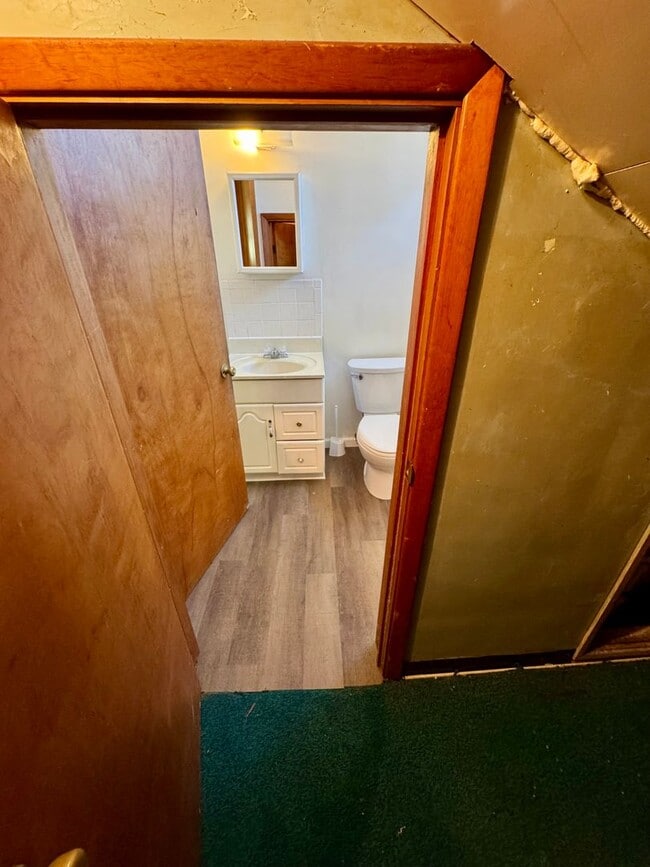 Building Photo - 212 N Highland Ave