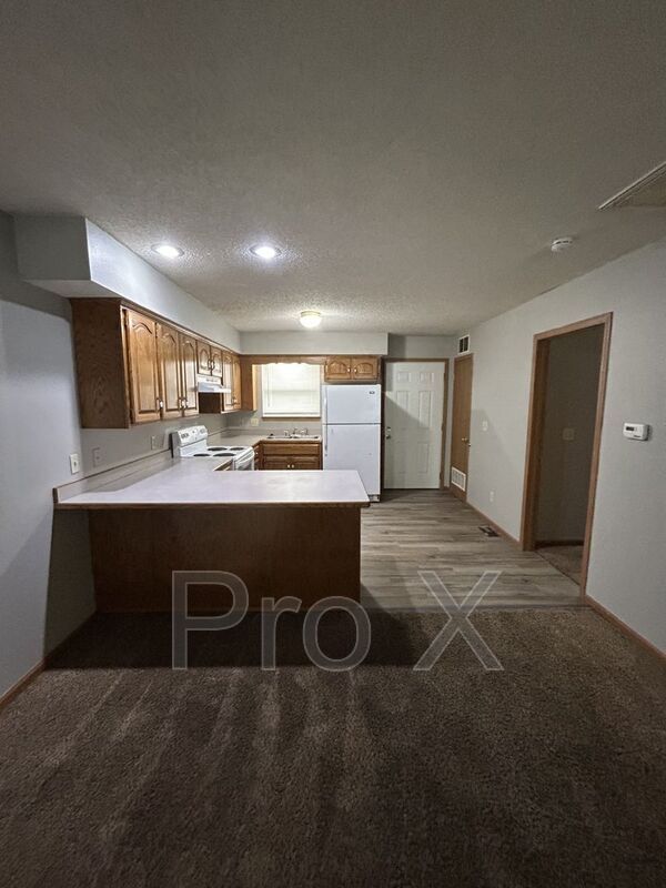 Building Photo - 812 E Jackson St