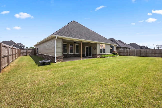 Building Photo - 1241 Silver Maple St