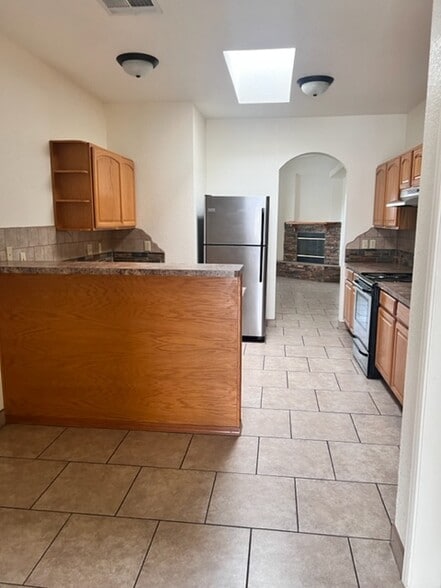 Building Photo - 2357 Saturn Cir