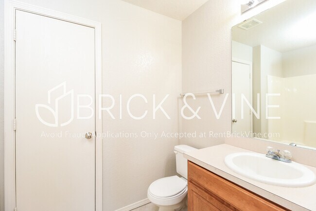 Building Photo - 5521 Del Creek Rd