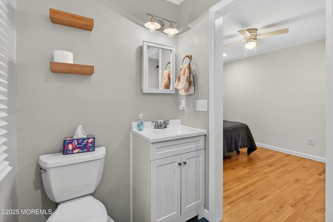 Building Photo - 1114 6th Ave