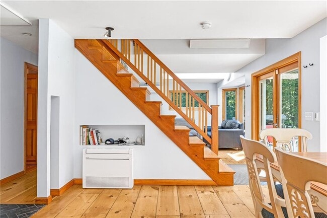 Building Photo - 45 S Killingly Rd