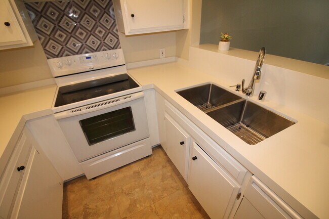 Building Photo - 4700 Natick Ave