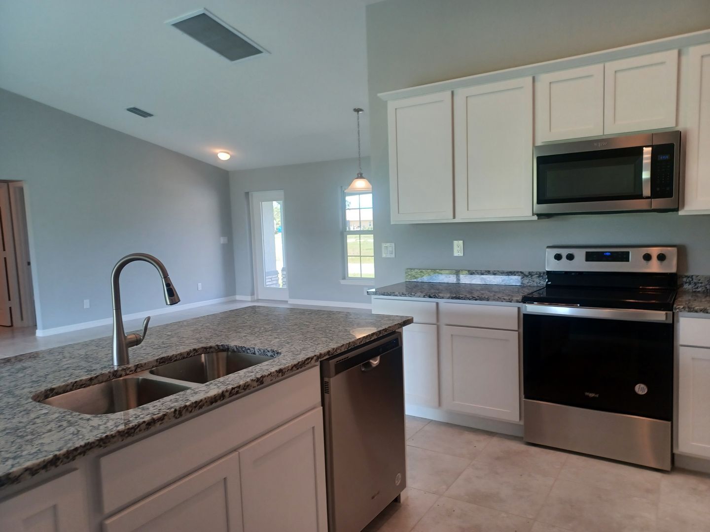 Building Photo - 4/2 Newer  construction home.