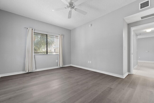 Building Photo - 3019 Alcazar Pl