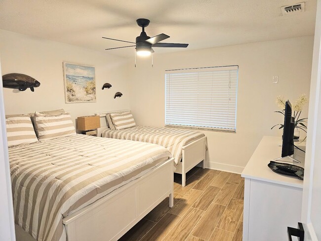 Building Photo - Experience the Ultimate Crystal River Getaway!