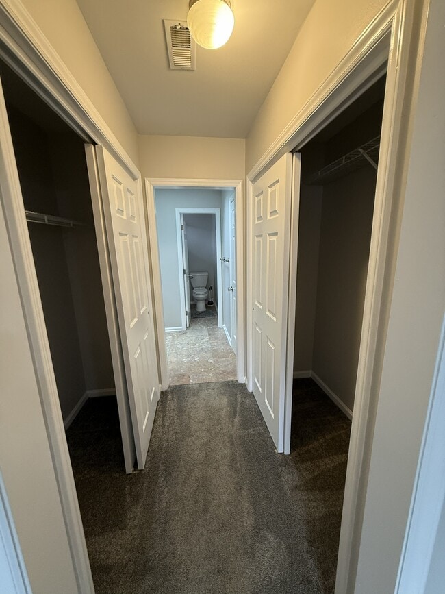 Building Photo - 9228 Pebble Creek Way