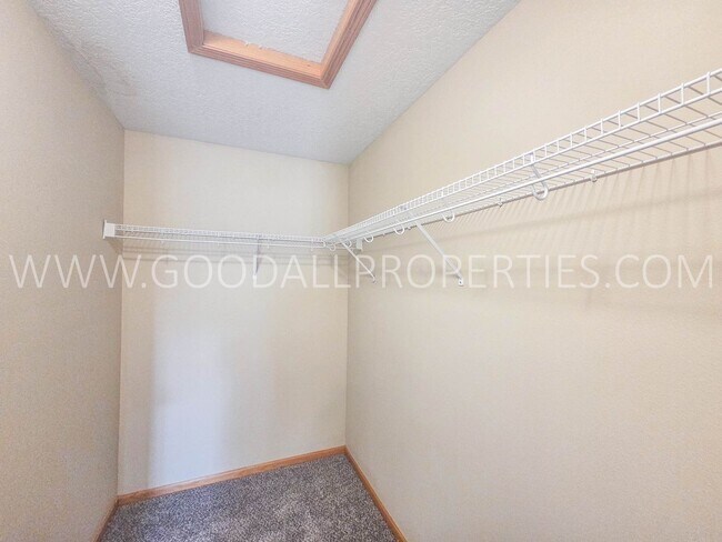 Building Photo - 15305 Townsend Ave