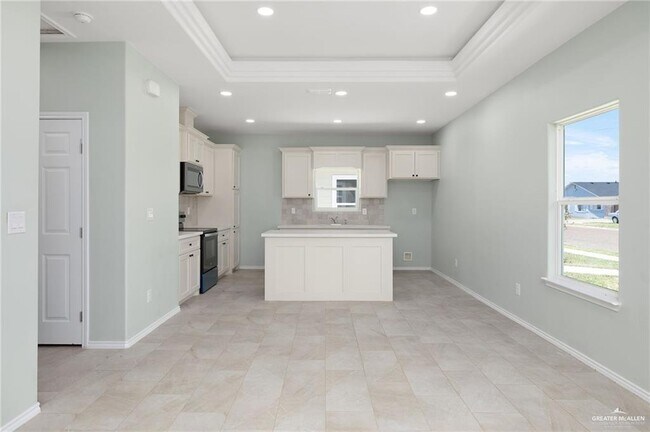 Building Photo - 222 W Mahl St