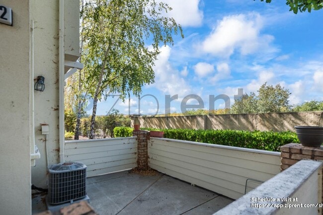 Building Photo - 812 Joree Ln