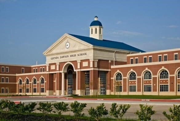 Building Photo - 3715 Crescent Dr