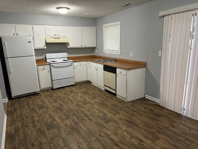 Building Photo - 109 Carriage Pl