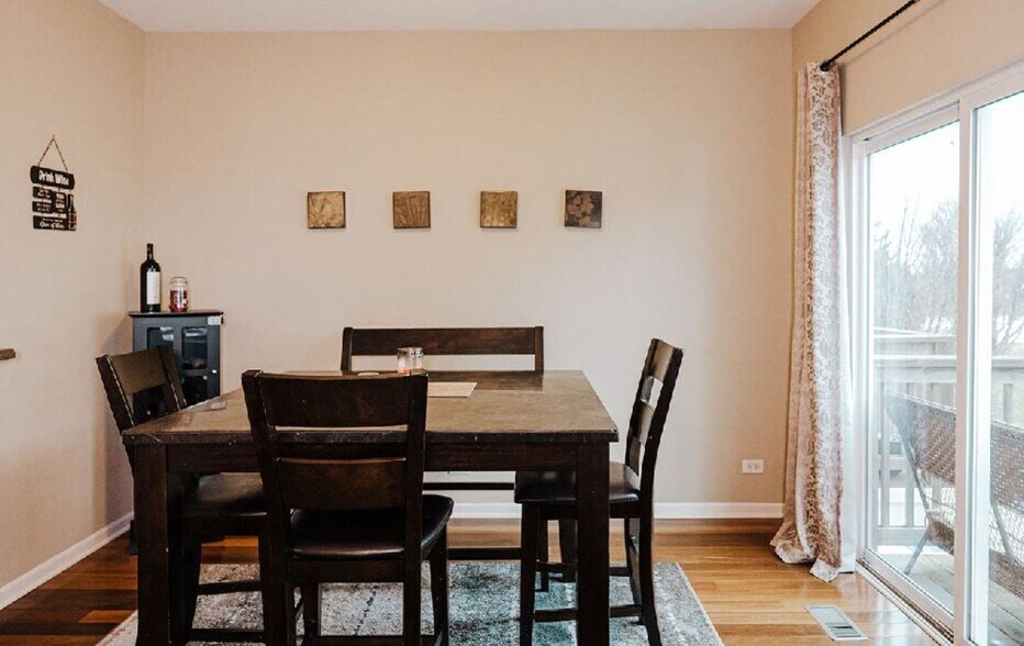 Dining table area - 1161 Kilbery Ln