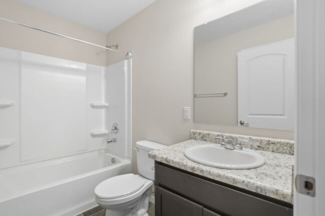 Building Photo - Spacious 4 Bedroom, 2.5 Bathroom home in Morrow, OH!