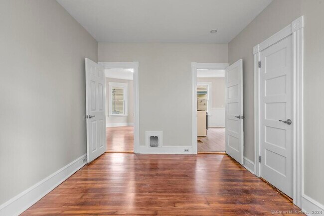 Building Photo - 49 Belden St