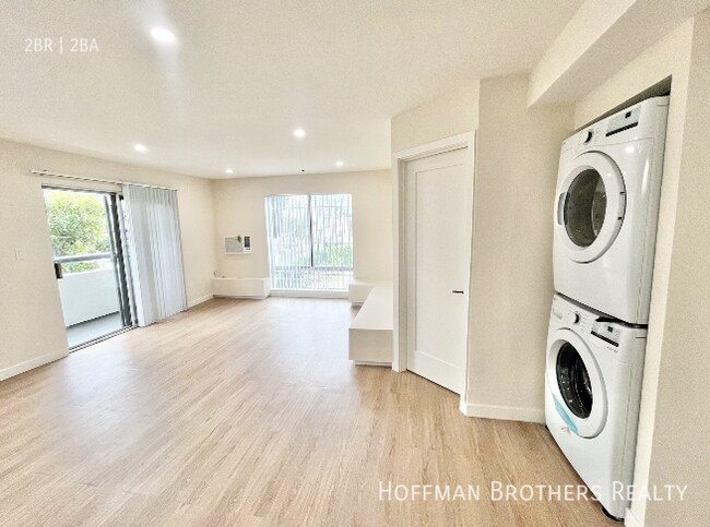 Building Photo - 858 S Ardmore Ave