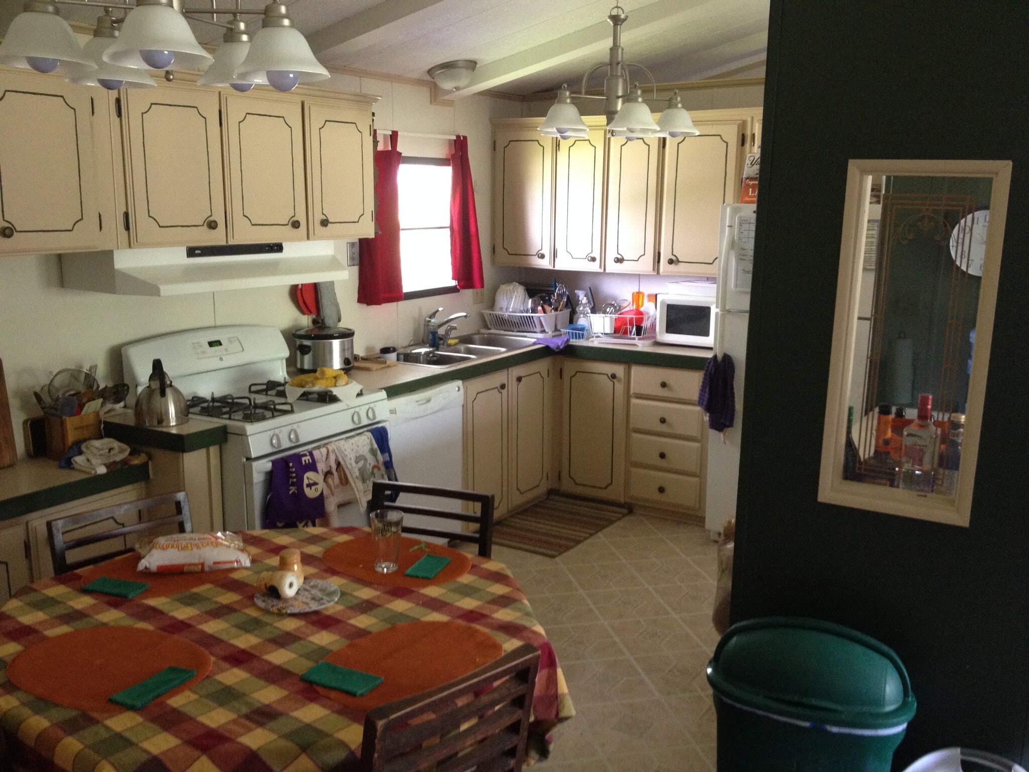 Building Photo - 107 Mary Ln