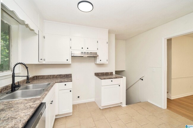 Building Photo - 2838 Micmac Dr