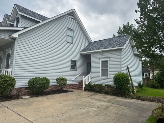 Building Photo - Beautiful home near downtown New Bern