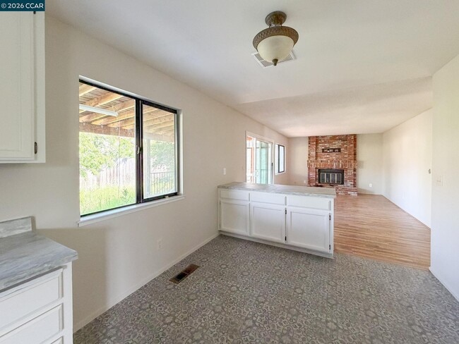 Building Photo - 118 Meadowlark Way