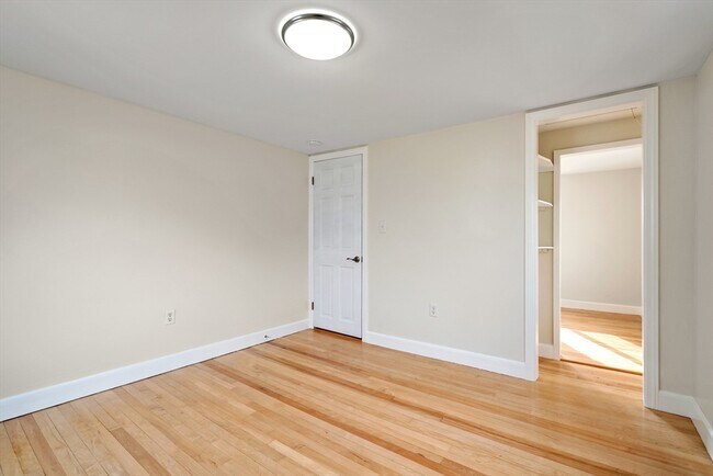 Building Photo - 157 Lake Ave