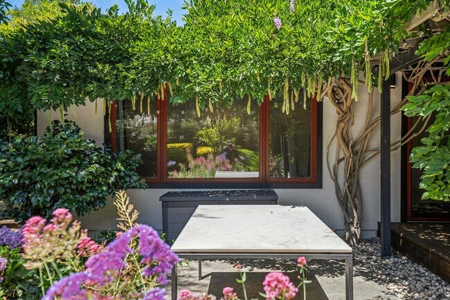 Building Photo - Renovated Linfield Oaks Retreat with Private Garden and Guest Studio