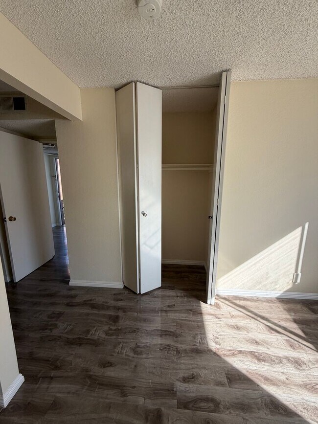 Building Photo - Beautiful Condo in Serene Montebello HOA Community – Pool, Spa & Prime Location