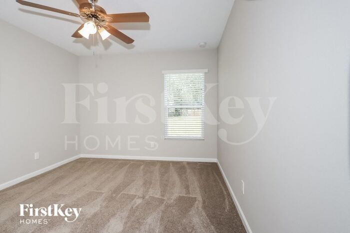 Building Photo - 2114 SW Biella Ave