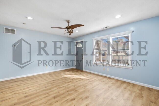 Building Photo - 1249 N Pershing St