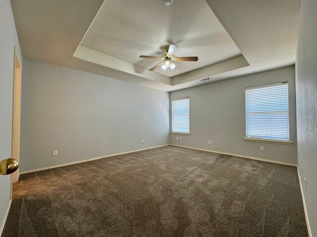 Building Photo - 807 SW River Rock St
