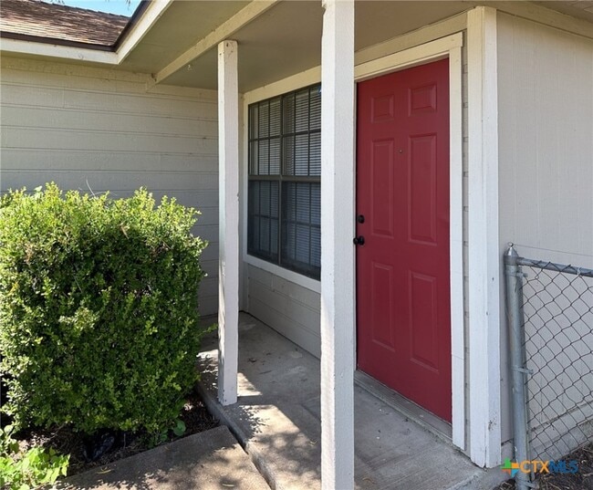 Building Photo - 2211 Barry Dr