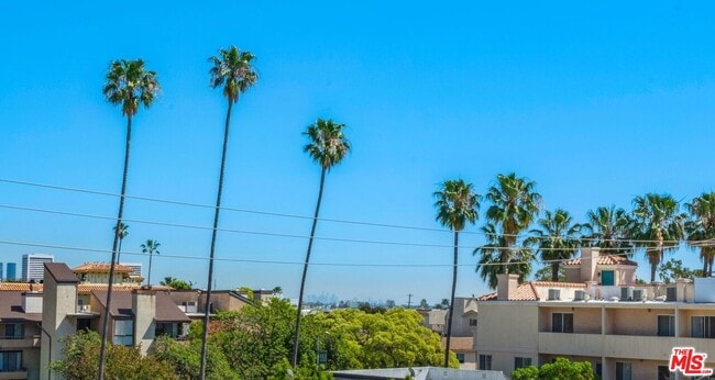 Building Photo - 1316 Amherst Ave