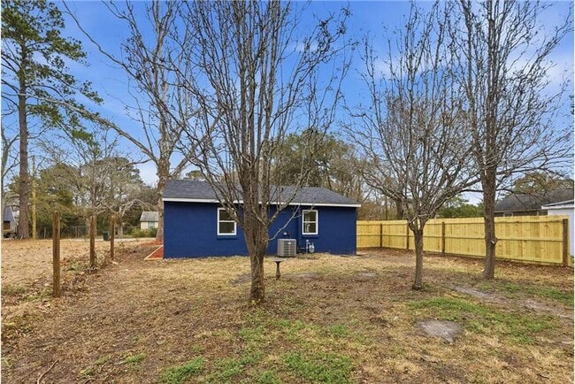 Building Photo - 1543 Evergreen St