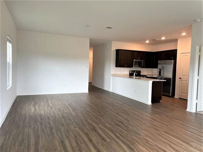 Building Photo - 209 Prairie Dog Town Dr