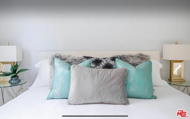 Building Photo - 19246 Liam Ln