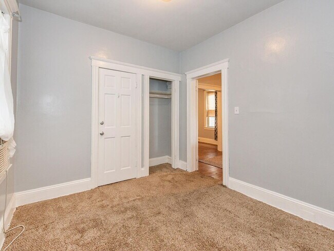 Building Photo - 3-Bed in the Heart of New Brunswick!"