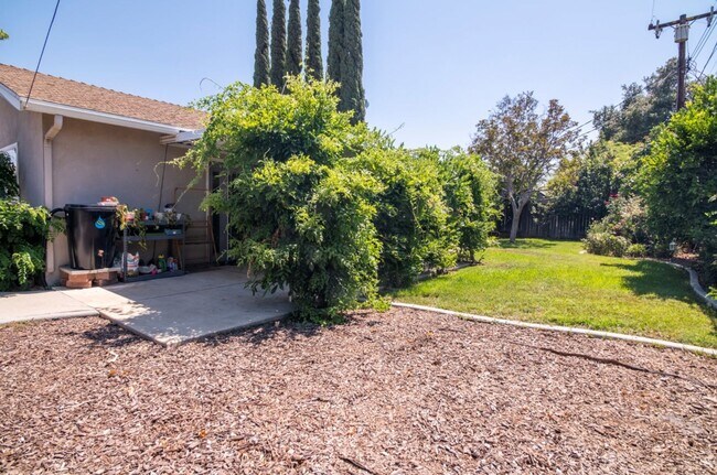 Building Photo - House for Rent in Redlands