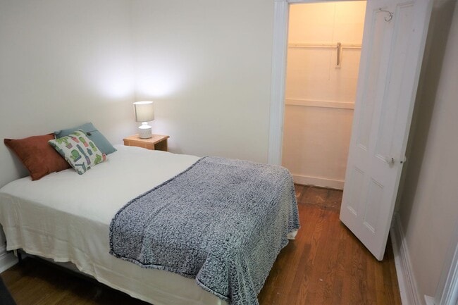 Building Photo - 502 S Aurora St