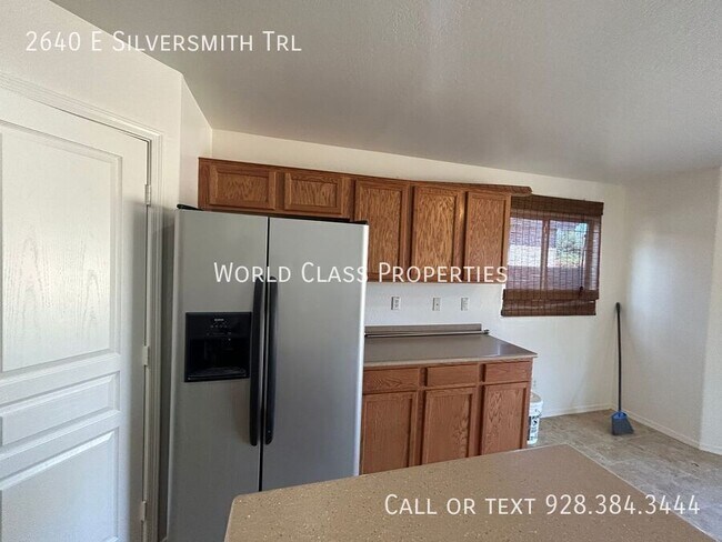 Building Photo - 2640 E Silversmith Trail