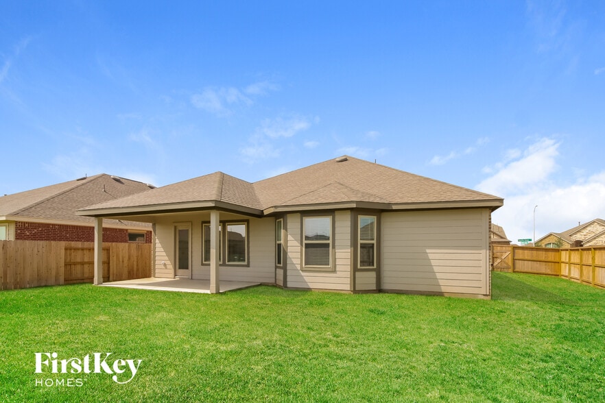 Building Photo - 26634 Daylily Grove St