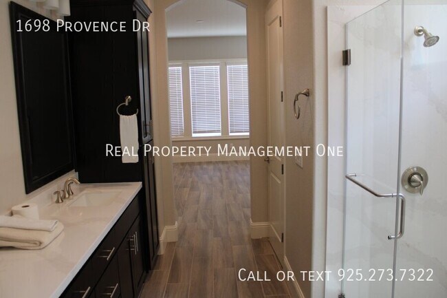 Building Photo - 1698 Provence Ln