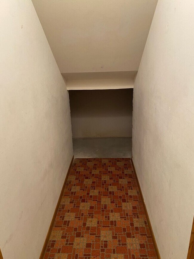 Building Photo - 4407-4409 Forest Valley Rd