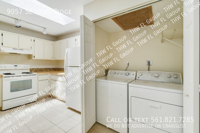 Building Photo - 9057 SE Hobe Ridge Ave
