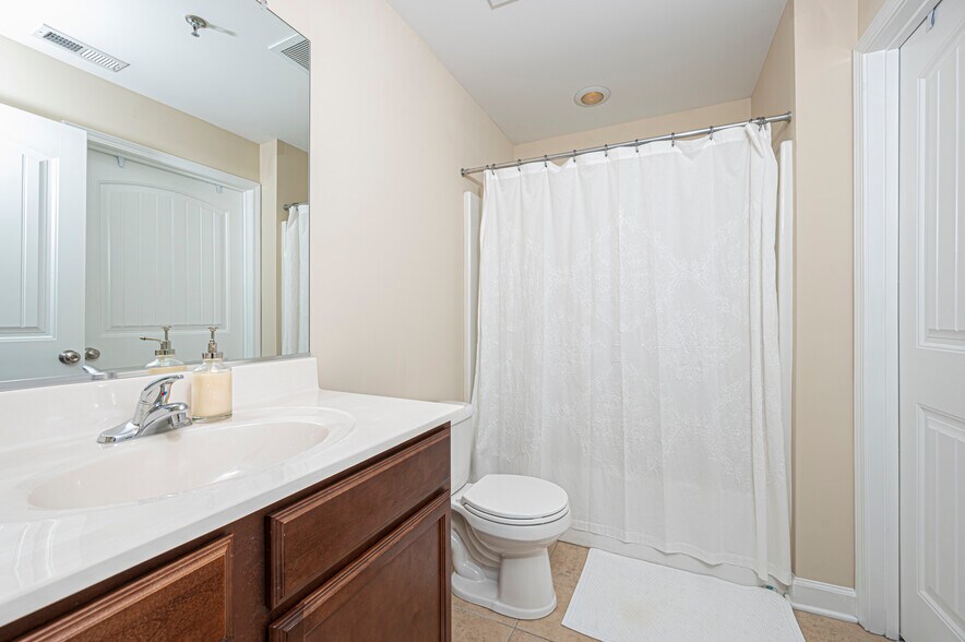 Master Bathroom - 4757 Tatton Park Cir