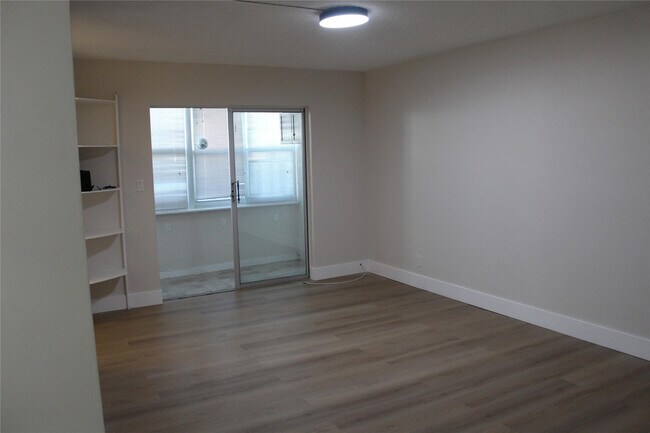 Building Photo - 1720 Funston St