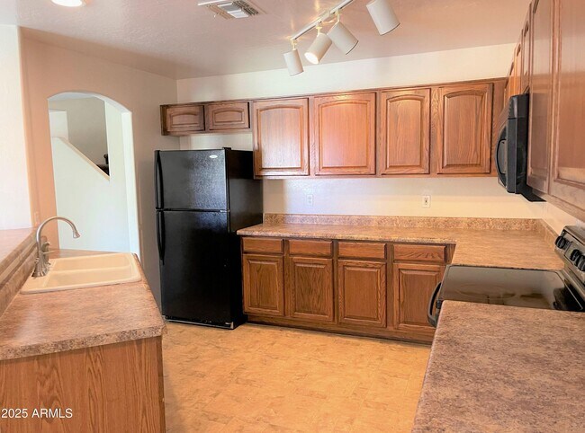 Building Photo - 31443 N Cactus Dr