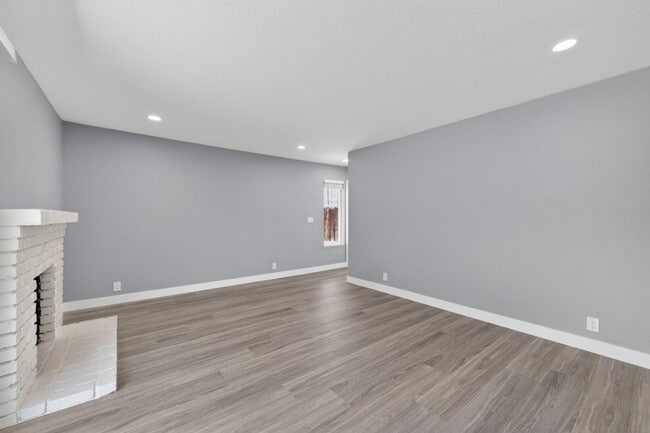 Building Photo - 4971 Geomax Ct