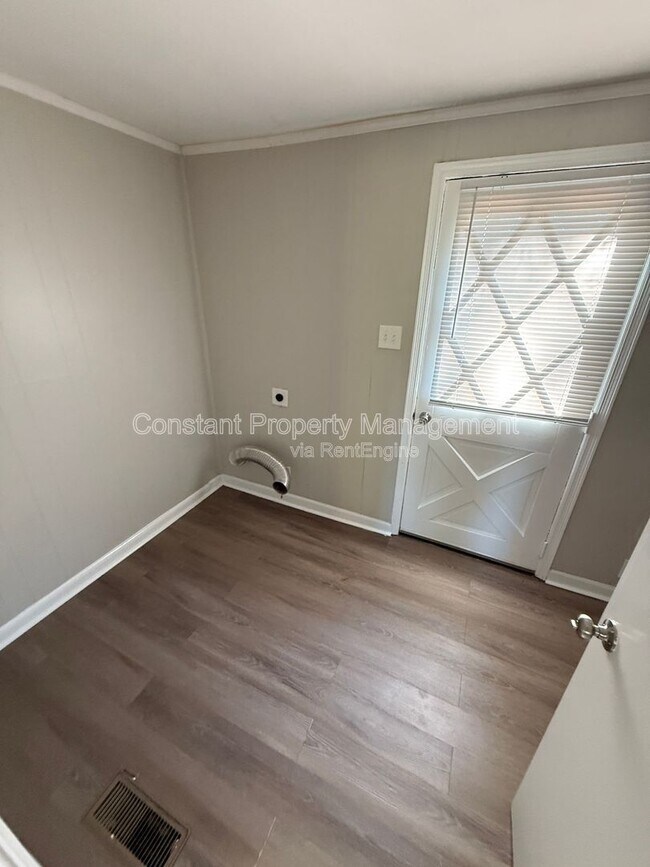 Building Photo - 2485 Bristol Dr