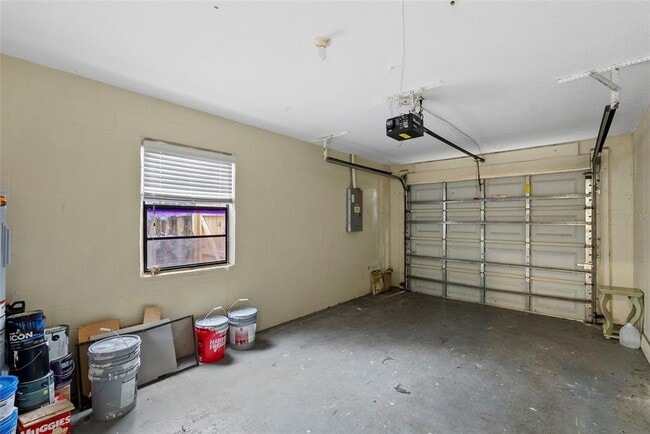 Building Photo - 723 Pent St